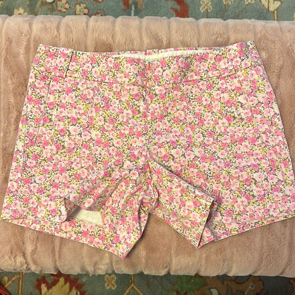 🇺🇸2 for $20🇺🇸 EUC J Crew Factory size 6 side zip floral shorts